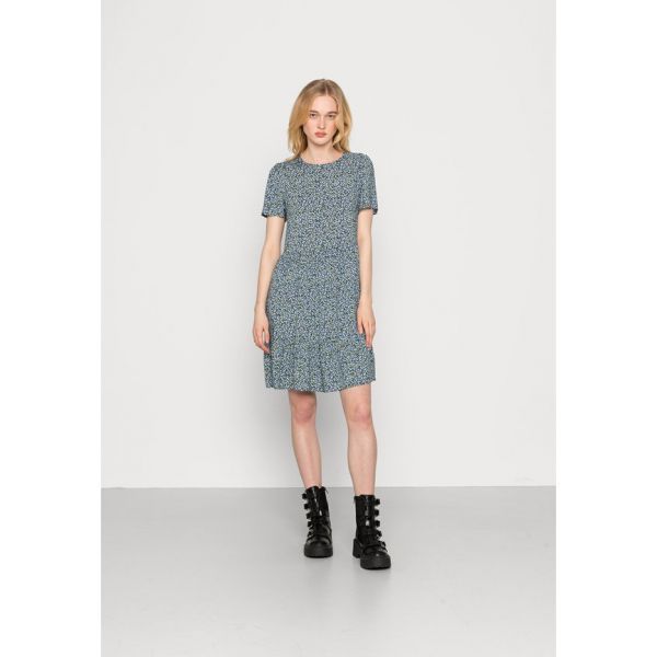 VILA-드레스 레드 Fini Dress Red 63355303 | 트렌비 VILA-드레스 레드 Fini Dress Red 63355303 | 트렌비 | www.trenbe.com