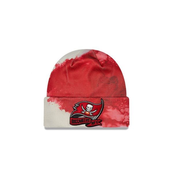 Men's New Era Red Tampa Bay Buccaneers 2022 Sideline Ink Dye Cuffed Knit Hat