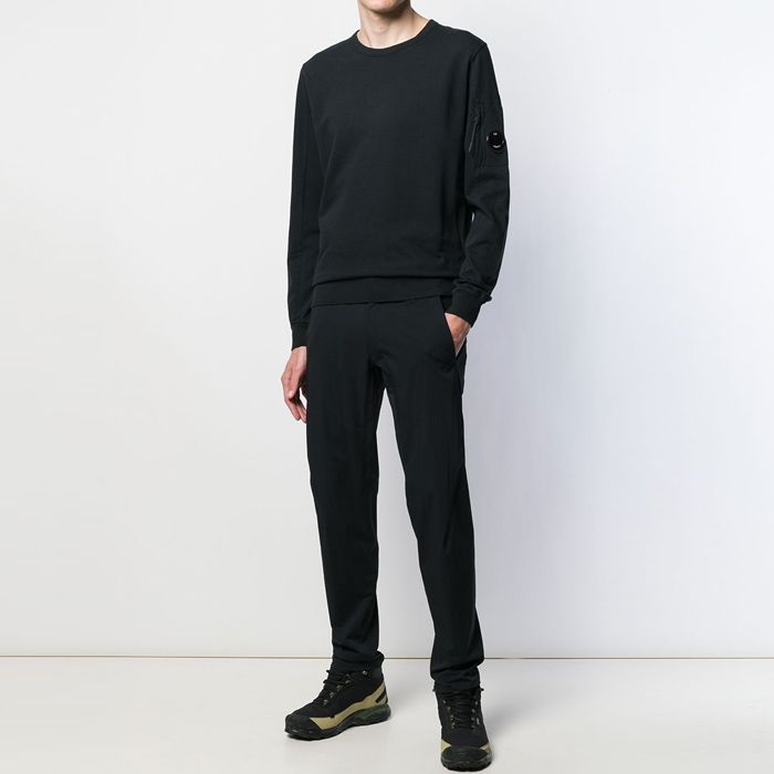 CP컴퍼니(CP Company) | 07CMSS087A 렌즈와펜 맨투맨(블랙) | 트렌비