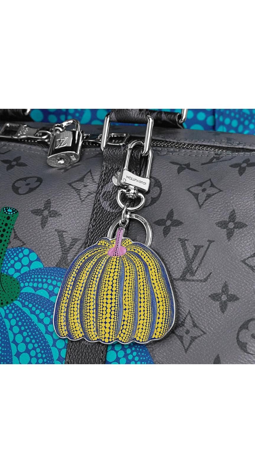 Louis Vuitton MONOGRAM Neo lv club bag charm and key holder (M69475)