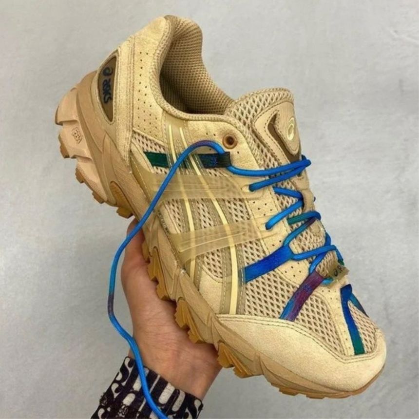 아식스 APC 콜라보 젤 소노마 15-50 베이지 남여공용 런닝화 1203A226-200