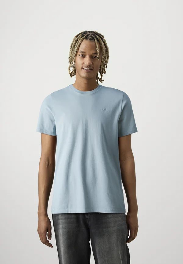 Hollister basic t shirt on sale