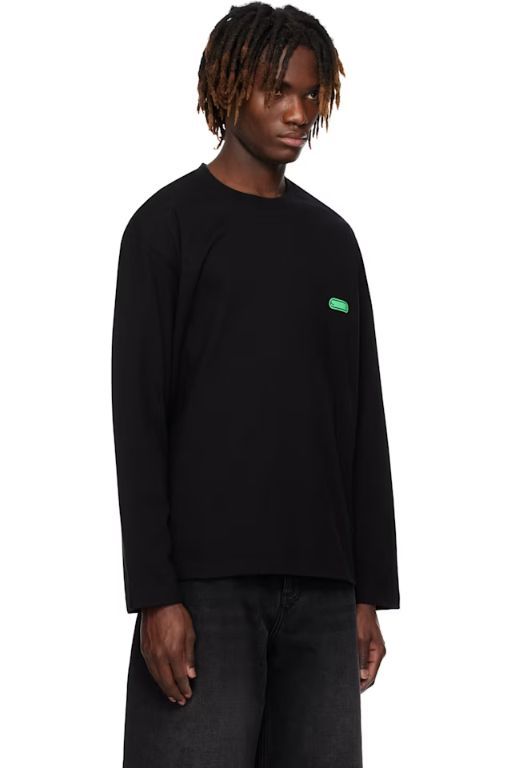 [솔리드옴므]Black Crack Back Logo Long Sleeve T shirt 251221M213041
