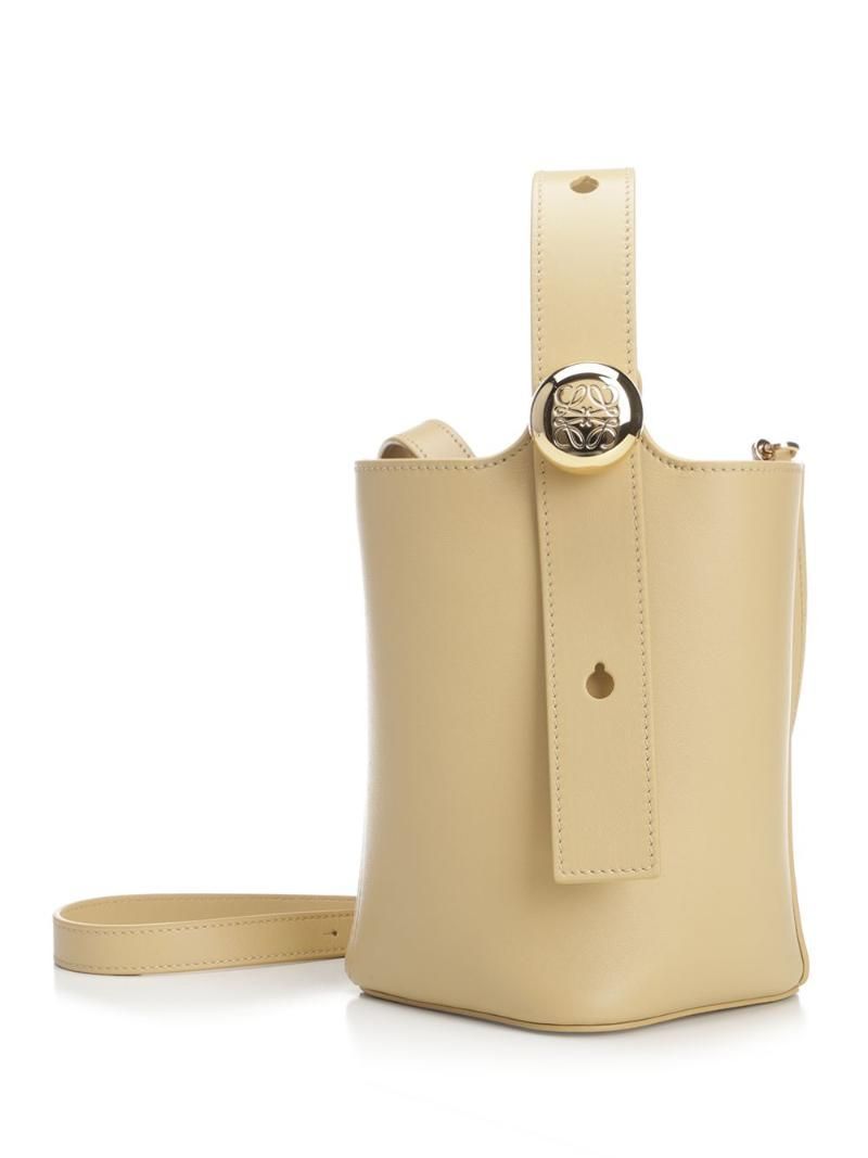 로에베 Pebble Bucket  mini 가방 AANBBBMX018752 JP2