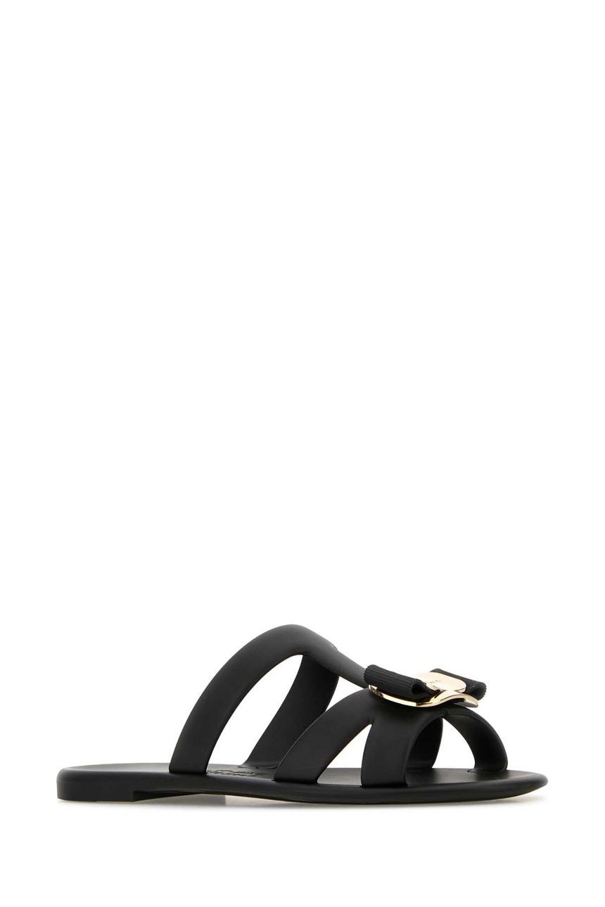 25SS 살바토레 페라가모 블랙 rubber Lilou 슬리퍼 01J325779972M NERO