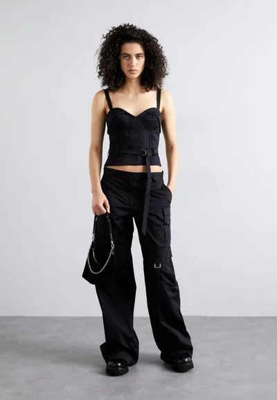 이로 아딤 - 상의 - 블랙 IRO
ADIM - TOP - BLACK