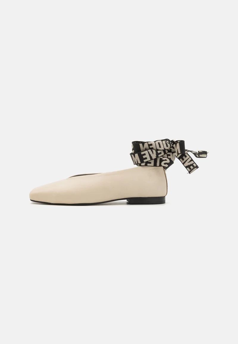 Steve Madden FOSSE - 앵클 스트랩 발레 펌프스 - 오프화이트 Steve Madden
FOSSE - Ankle strap ballet pumps - offwhite