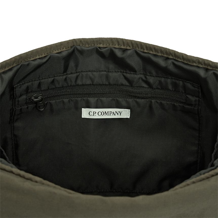 C.P. Company 18CMTS085A005431R520 関税送料込 CP Company Men's Shoulder Bag 18CMAC055A 005349G 683