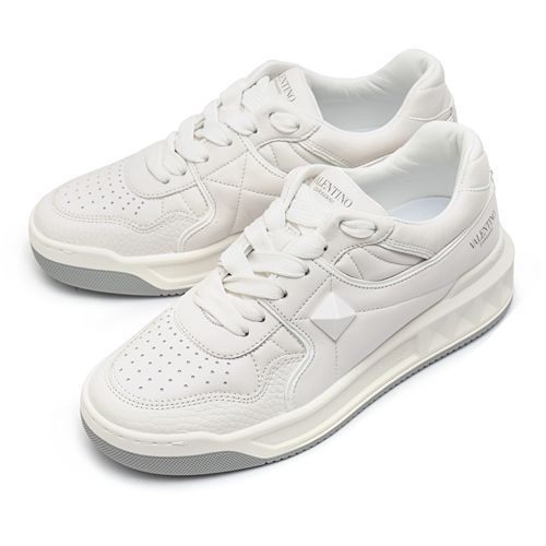 (스크래치) [VALENTINO] 발렌티노 원 스터드 로우탑 여성 스니커즈 1W2S0CS4-NWN-0BO-37M