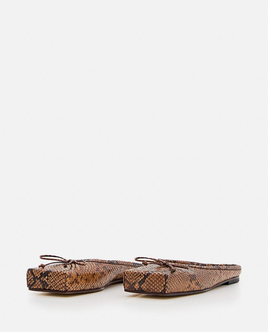 쟈크뮈스 LES MULES PLATES SABOT BALLET FLATS 233FO0134308810 python<p>  []
