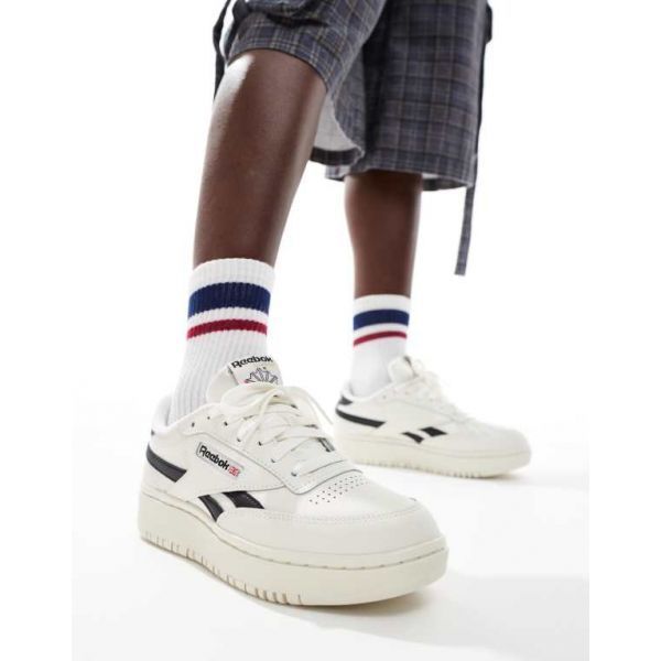 Reebok 리복 클럽 C 85 더블 스니커즈, 크림 색상에 블랙 디테일