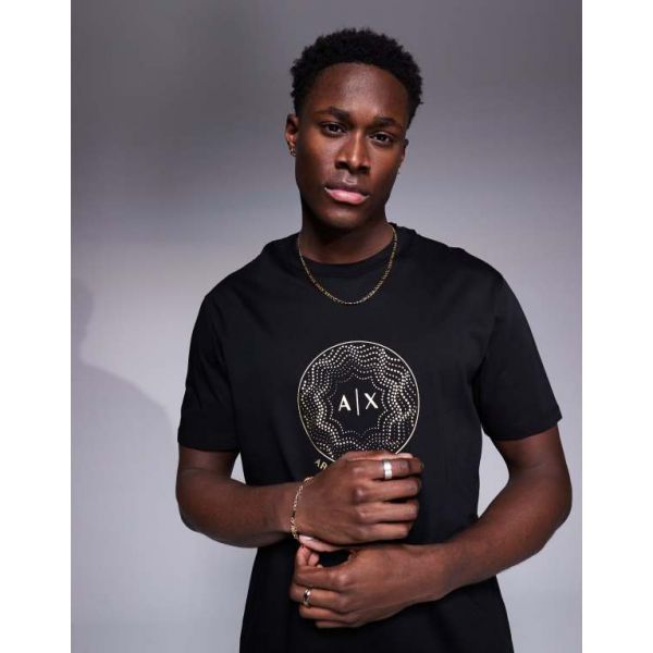 Armani Exchange 아르마니 익스체인지 검은색 티셔츠 금색 로고가 있는 3407788