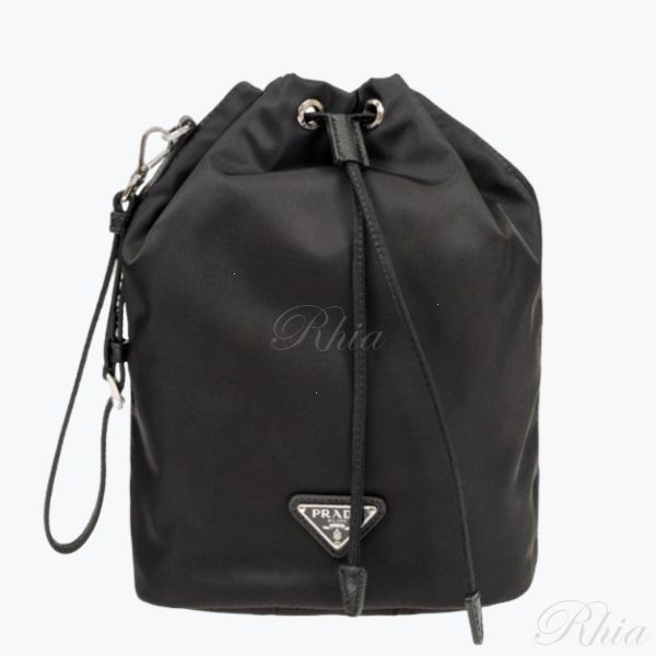 프라다 25FW 1NS369 R067 F0002 리나일론 파우치
