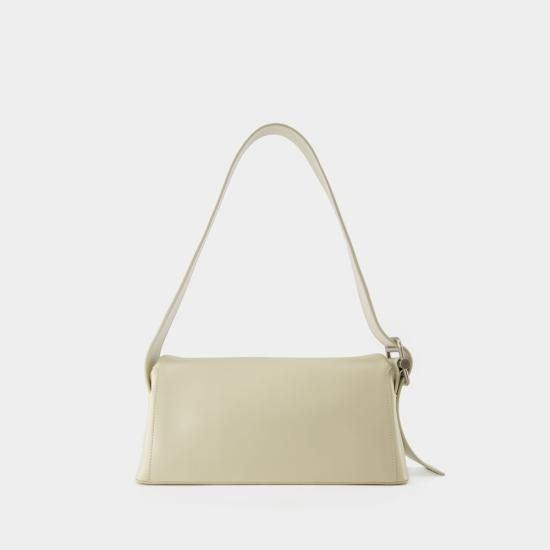22FB0101605 WHITE