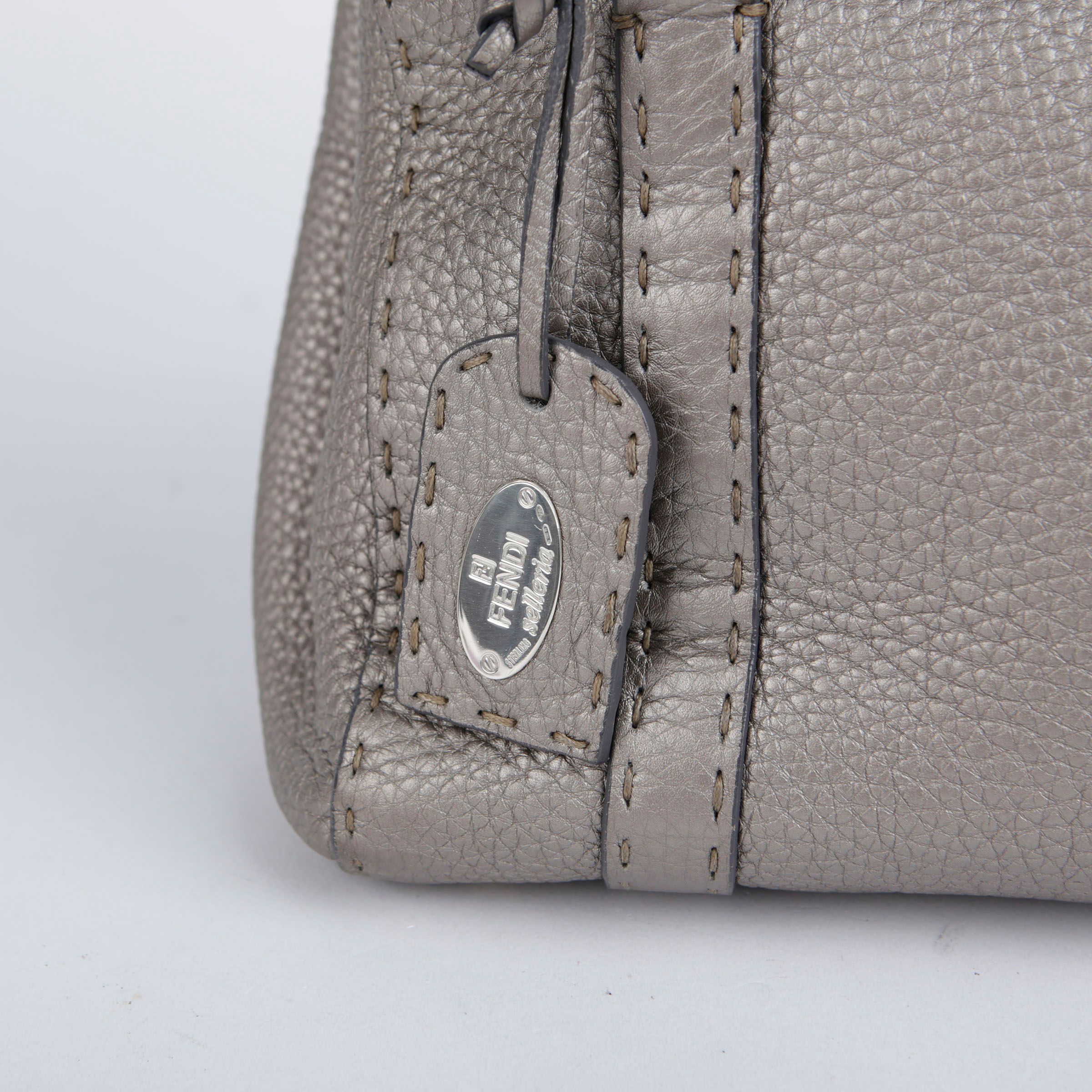 入荷now 買えない Fendi 8BR656 Bag Tote Linda Sellaria Leather Metallic アート+エンタメ