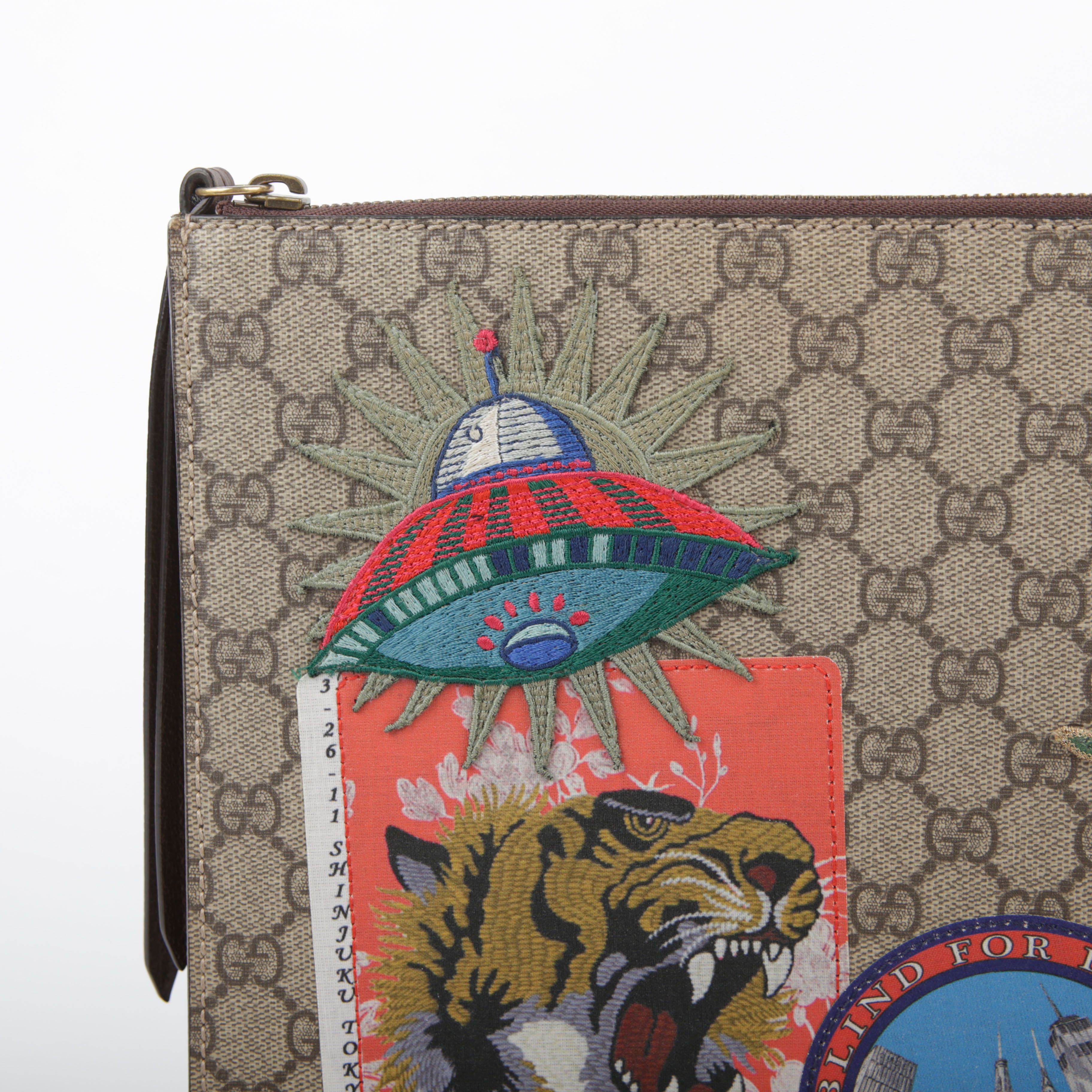 Gucci Supreme Canvas Cookie Patch Messenger Crossbody 474083