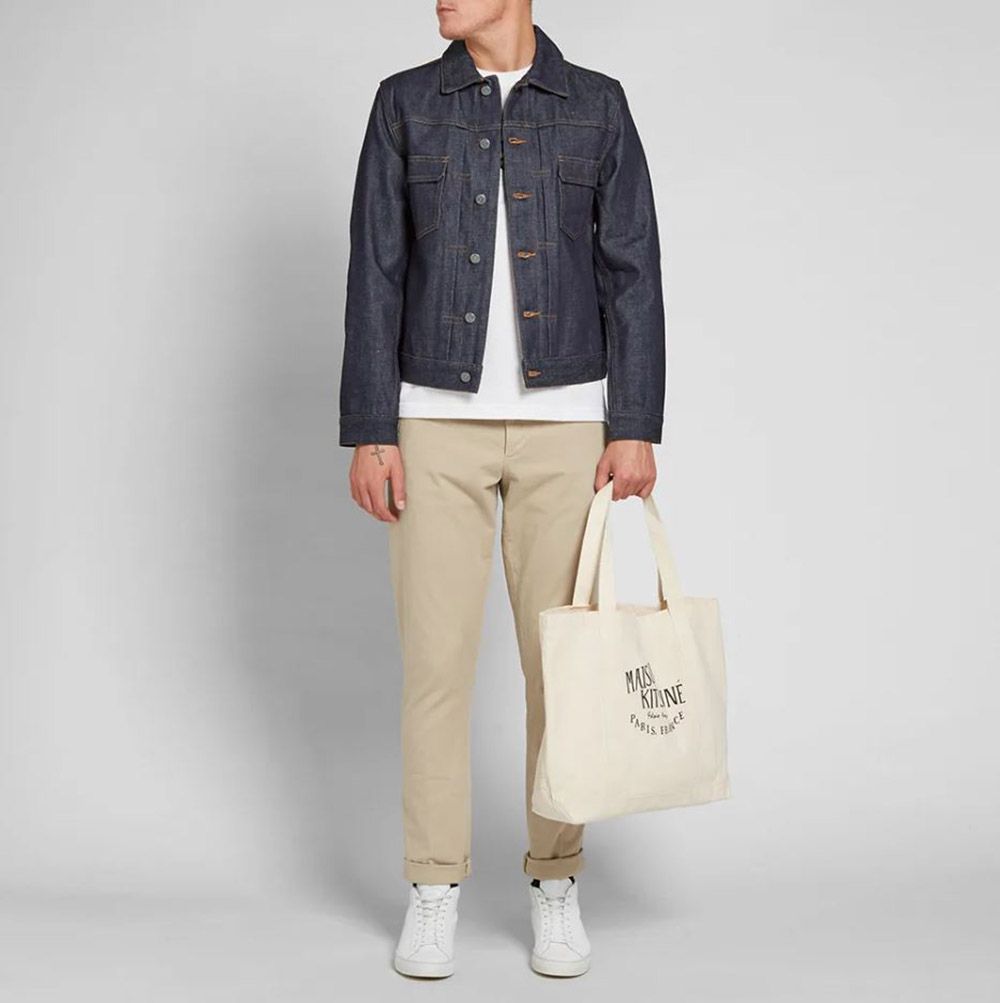 ★送料無料★PALAIS  TOTE BAG AU05100WW0008 P700 Maison Kitsuné Palais Royal Shopping Bag Ecru | END. (SG)