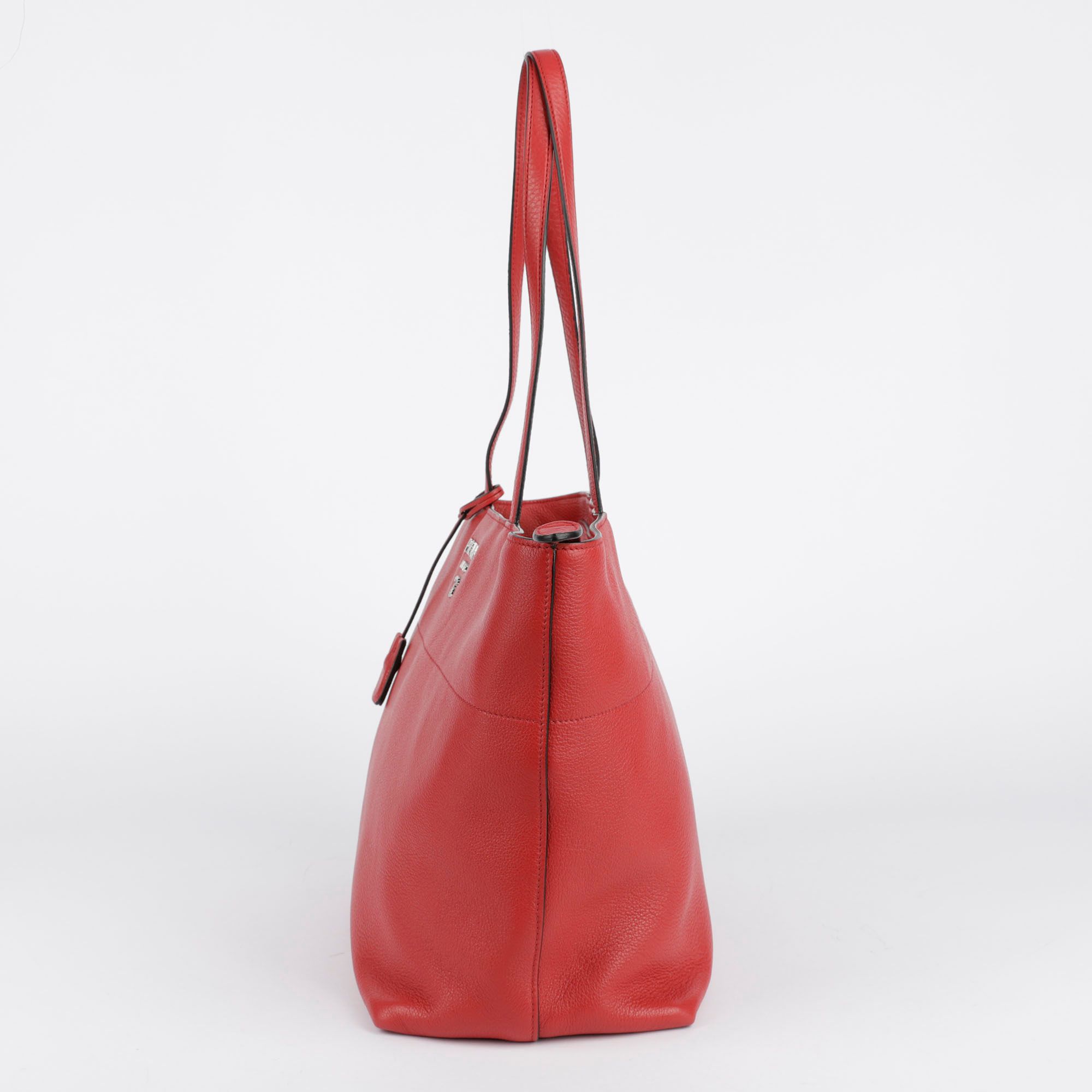 Prada Red Vitello Phoenix Leather Tote and Shoulder Bag Prada Red Vitello Phoenix Leather Tote and Shoulder Bag