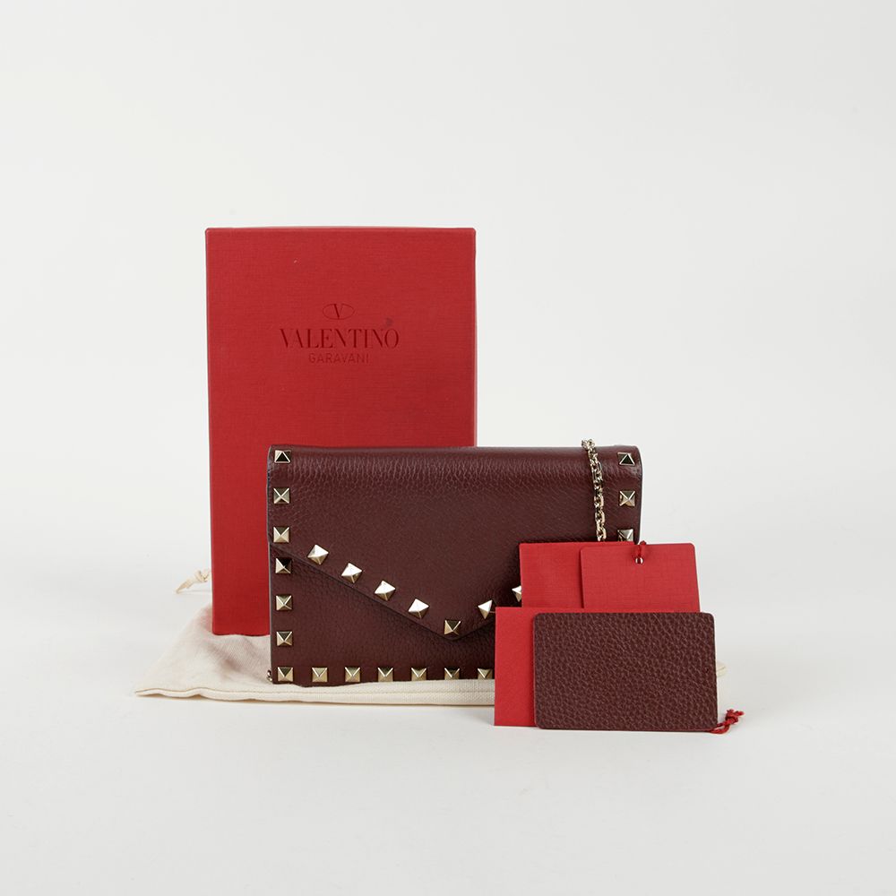 Valentino Burgundy Leather Rockstud Flap Chain Shoulder Valentino Burgundy Leather Rockstud Flap Chain Shoulder