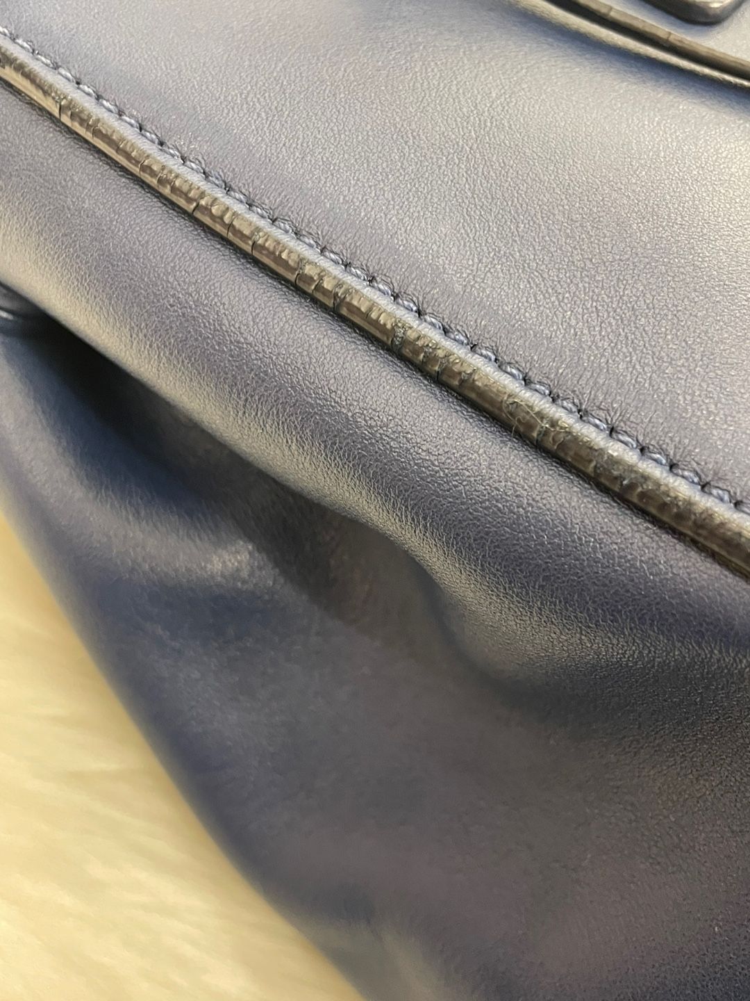 Pre-Owned レザー トップハンドル トートバッグ ディープブルー B+ 68090566 [U]