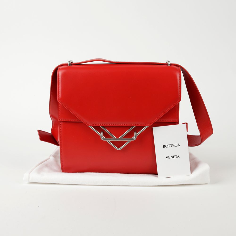 【BOTTEGA VENETA】SMALL CLIP SQUARE CROSSBODY BAG Bottega Veneta The Clip Box Small Shoulder and Crossbody Bag