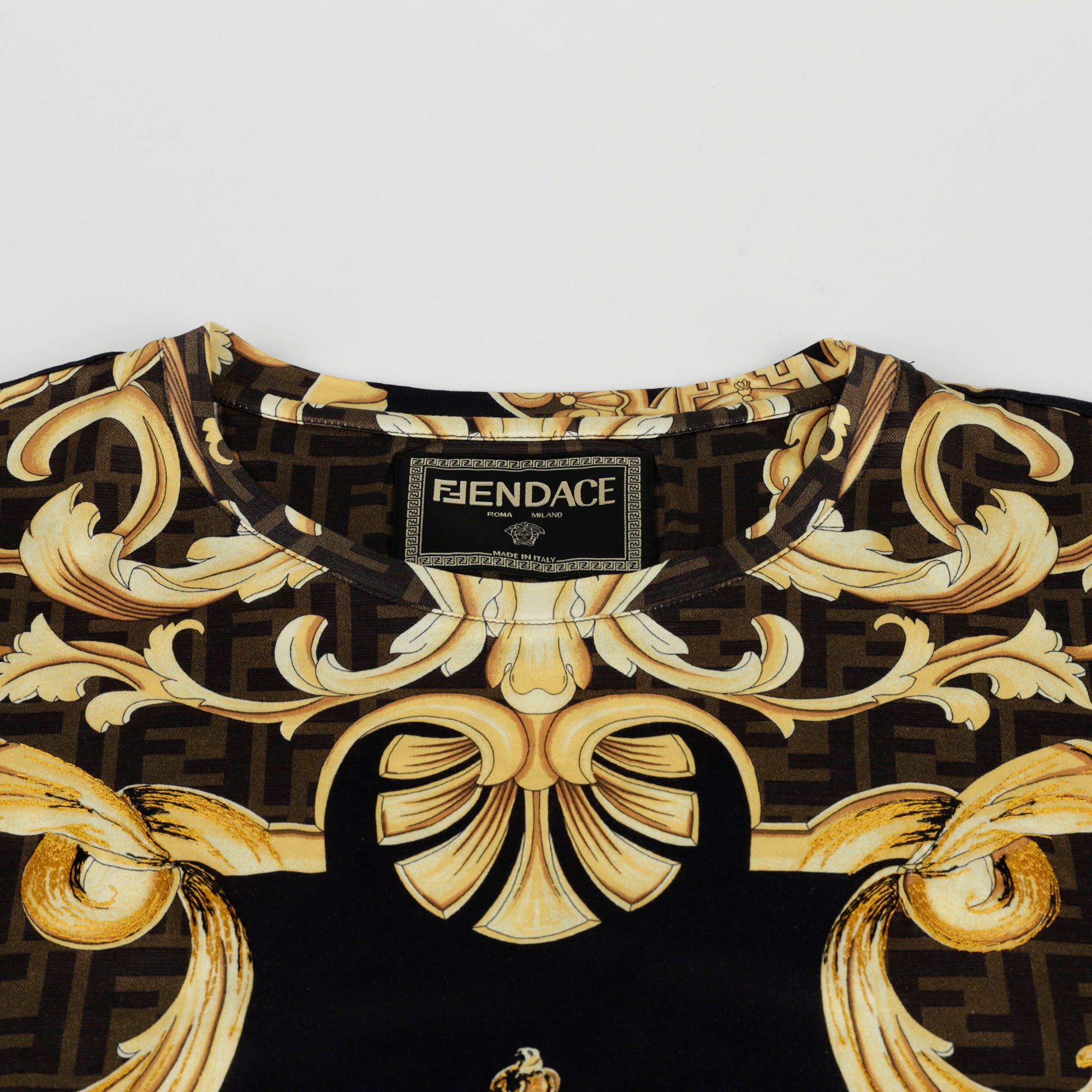 Fendi FY0936 Short Sleeve T-Shirt L 80959020 | eBay