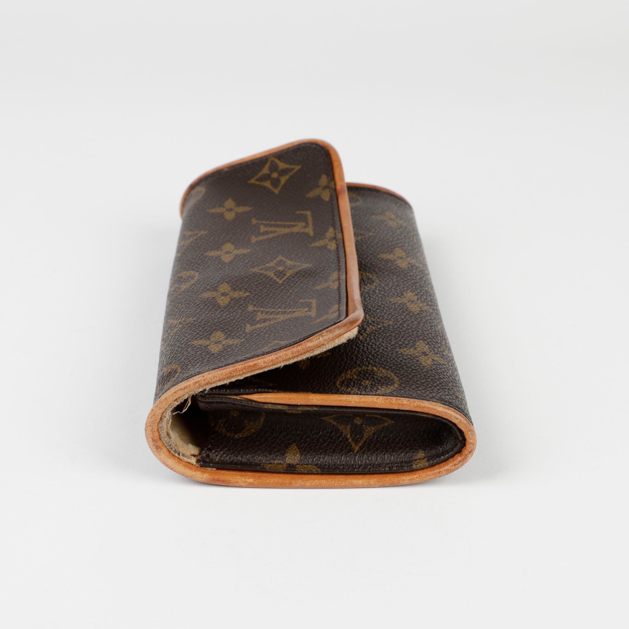 LOUIS VUITTON】LV バイ・ザ・プール ジッピー・ウォレット