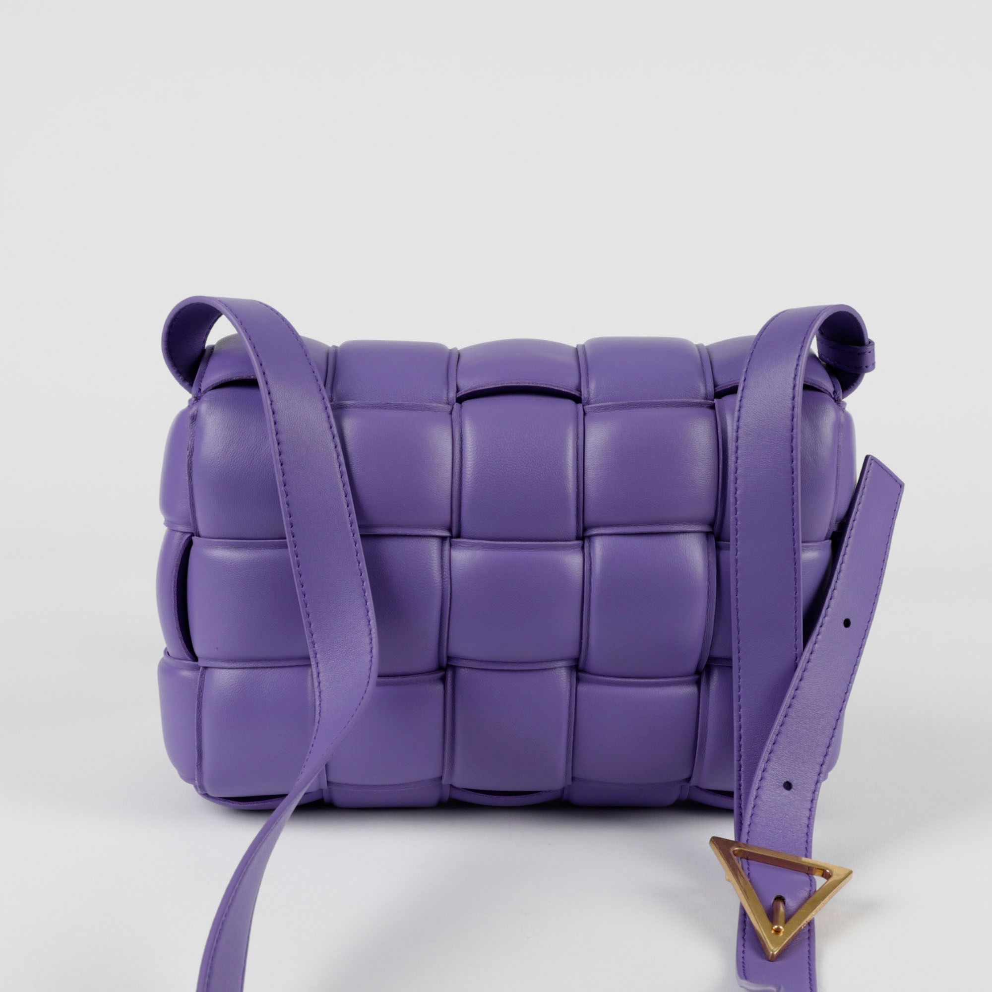 BOTTEGA VENETA ハトルサンタル 661269V00P0 5475 Bottega Veneta Padded Cassette Shoulder and Crossbody Bag