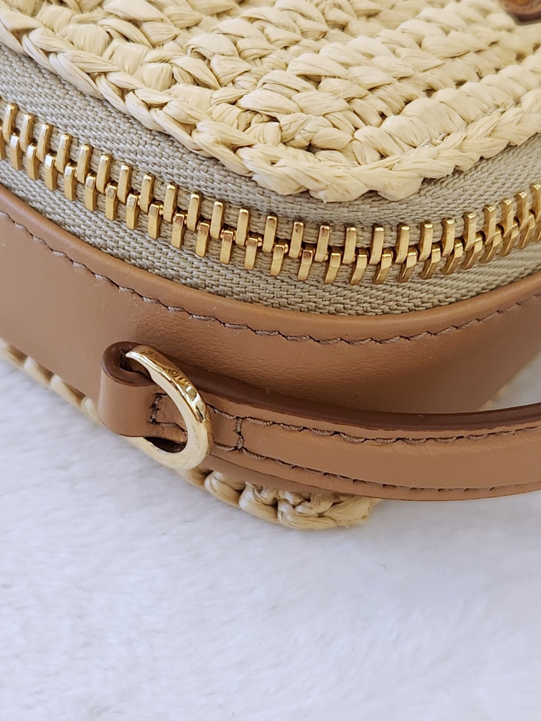 【PRADA】BIG SALE ★Crochet ショルダーバッグ Prada Crochet and Leather Mini Crossbody Bag 1NR025