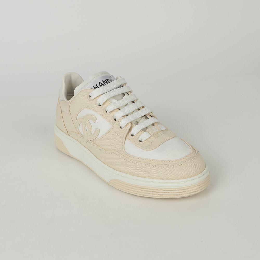 CHANEL CC Logo Sneakers Size 35.5 G45352 | eBay