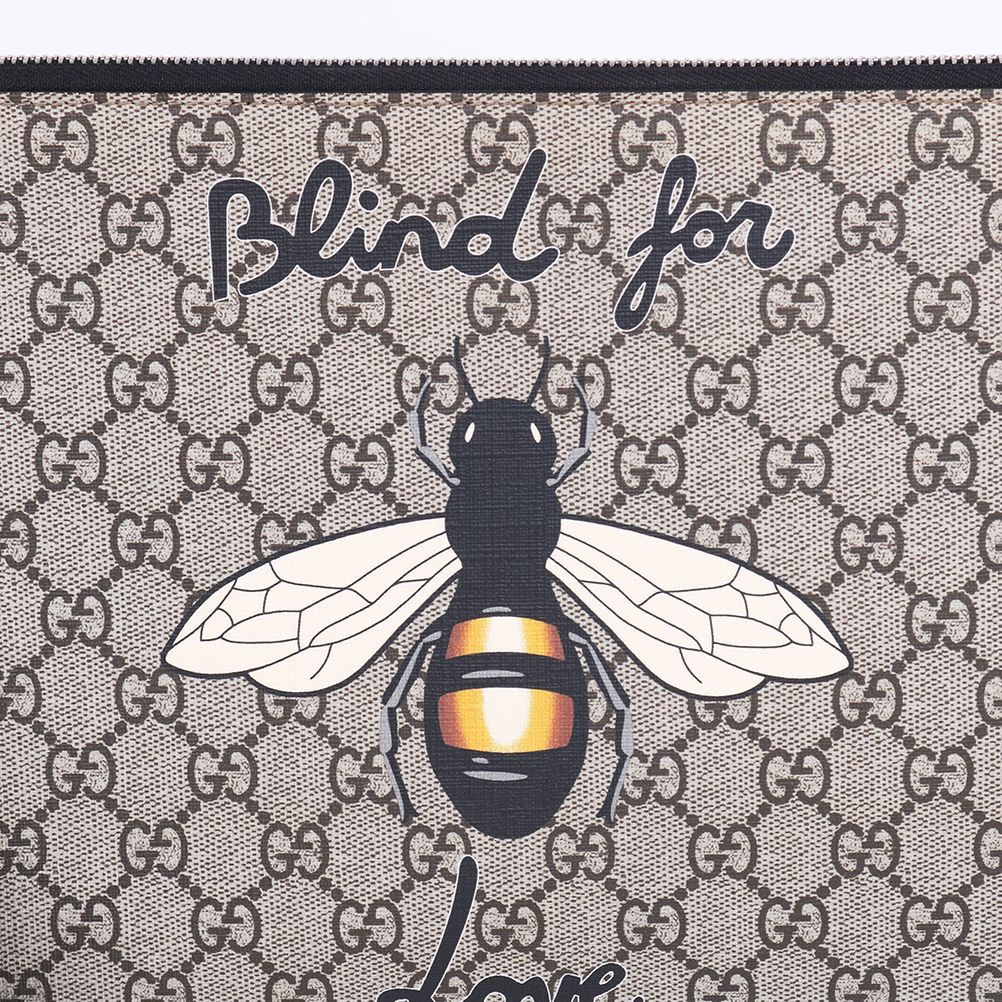 Gucci GG Canvas Bee Print Medium Clutch Bag 473904 121275305 Gucci GG Canvas Bee Print Medium Clutch Bag 473904 121275305