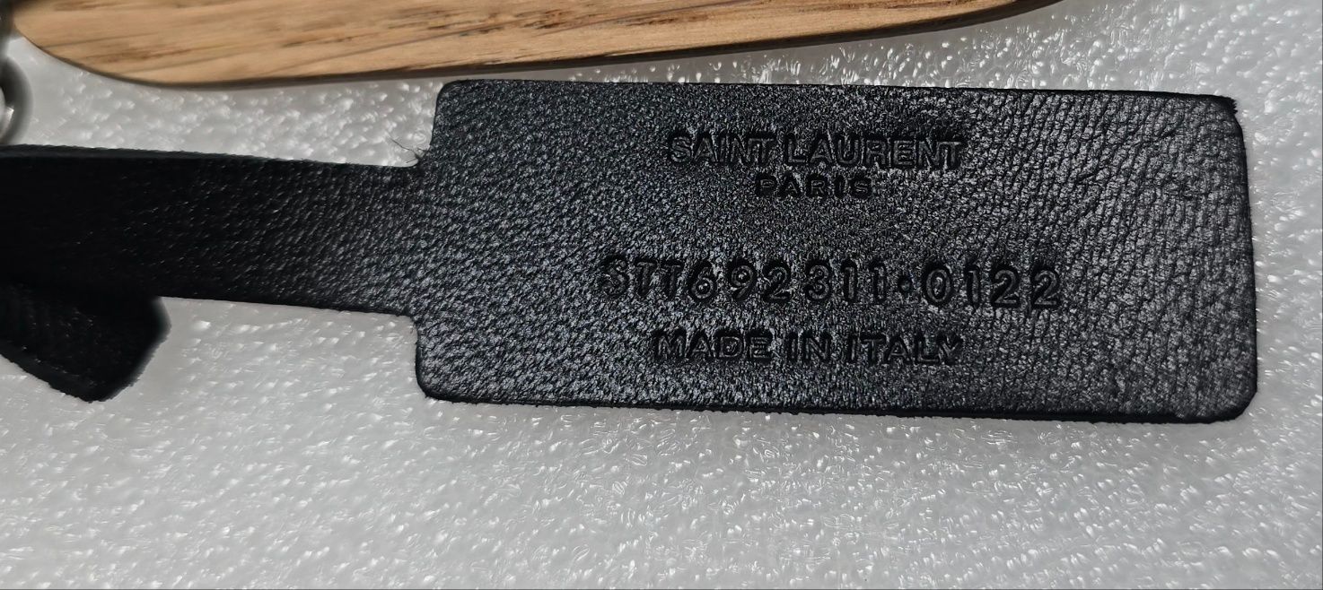 Saint Laurent Wood Skateboard Logo Keyring 8.5x2.5cm Saint Laurent Wood Skateboard Logo Keyring 8.5x2.5cm