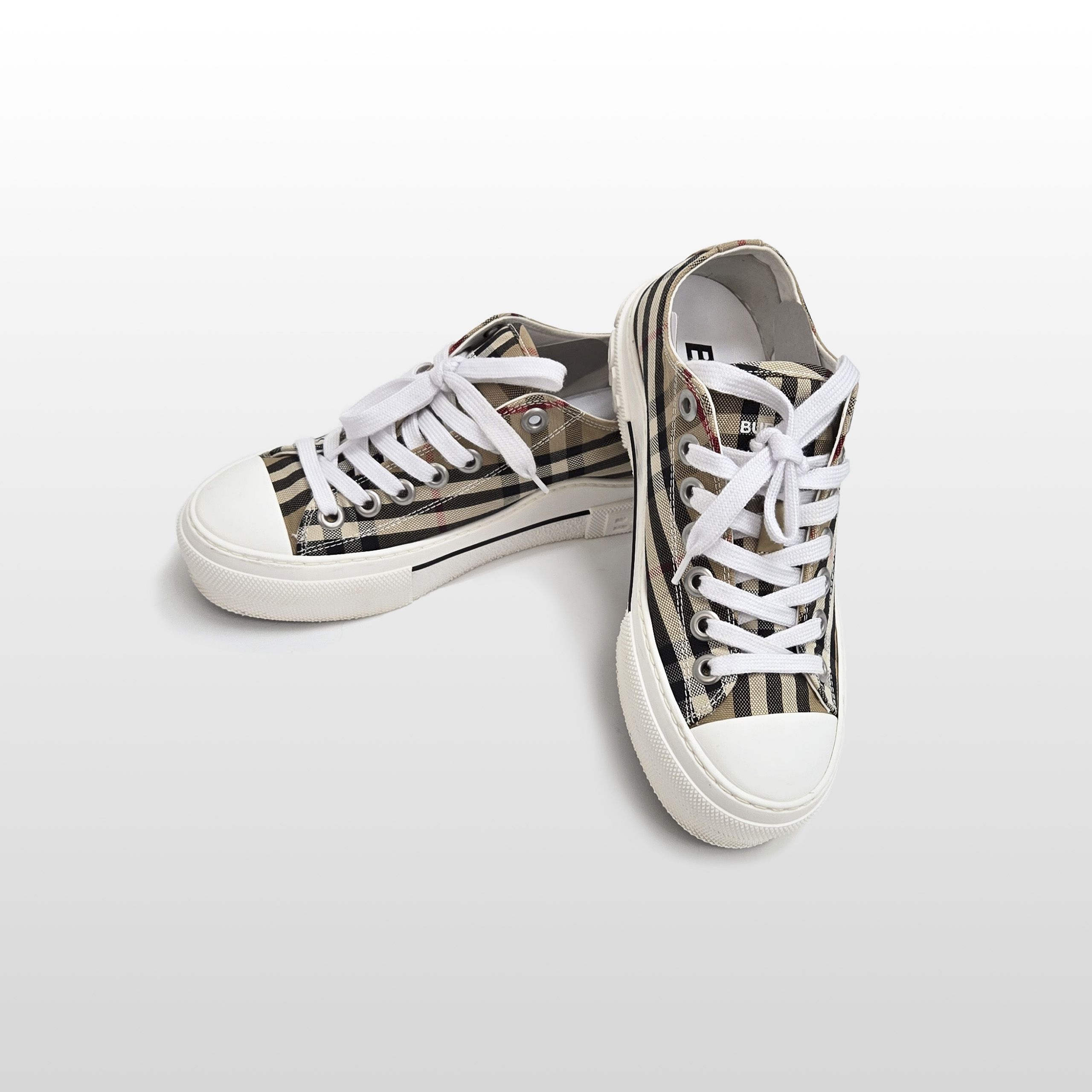 Voyou slingbacks in leather in - black | Givenchy US