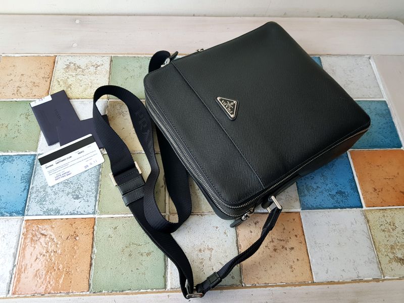Prada Unisex Saffiano 2VH004 Crossbody Shoulder Bag - Black Prada Unisex Saffiano 2VH004 Crossbody Shoulder Bag - Black