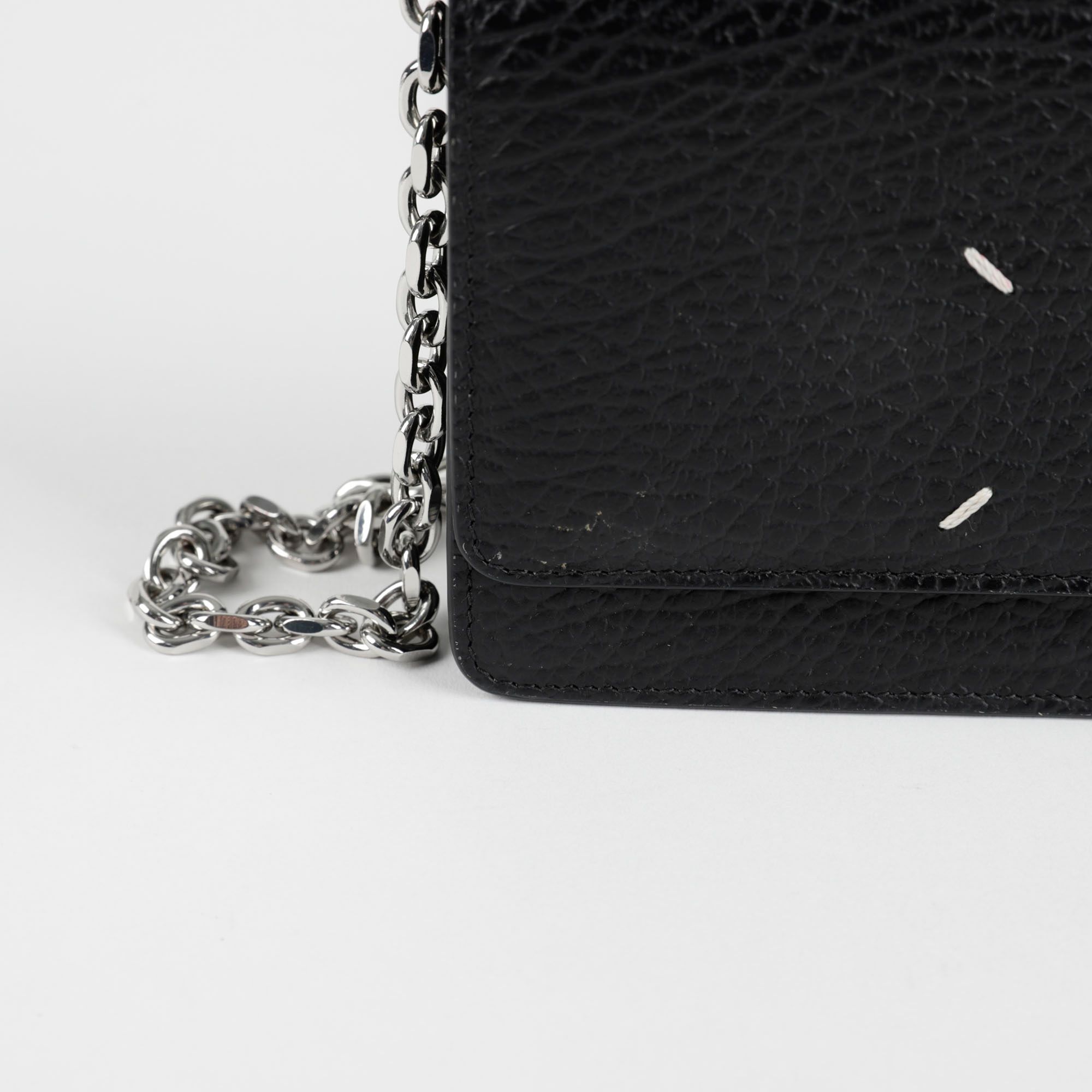 【Maison margiela】Stitch Chain bag★SA3UI0009 P4455 T8013 Maison Margiela Stitch Chain Mini Crossbody Bag Black P4455