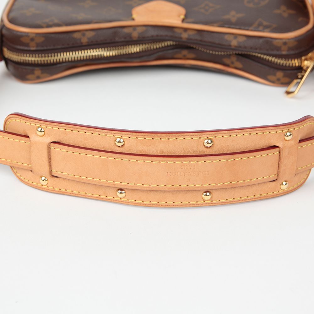 Louis Vuitton CROISSANT MM SHOULDER CROSSBODY BAG M46828