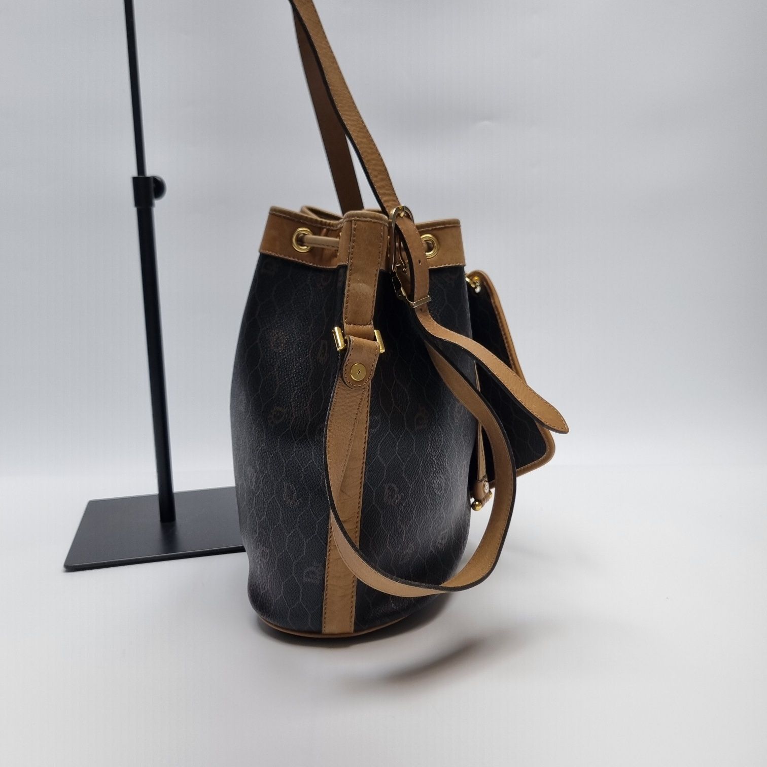 【Dior】ディオール★bucket bag★ハニカム バケットバッグ Dior Honeycomb Bucket Bag Shoulder Bag with Pouch 503-71