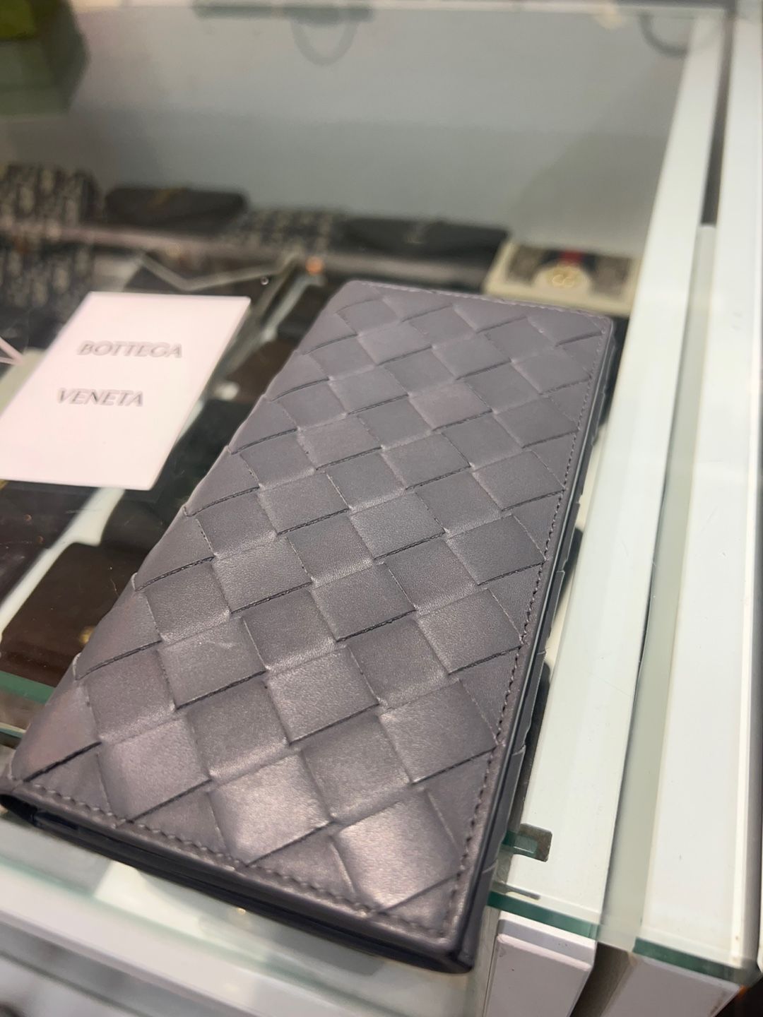 送料関税込★BOTTEGA VENETA★INTRECIATTO ウォレット★グレー eCom-742331VCPP21556_A.jpg?v=2
