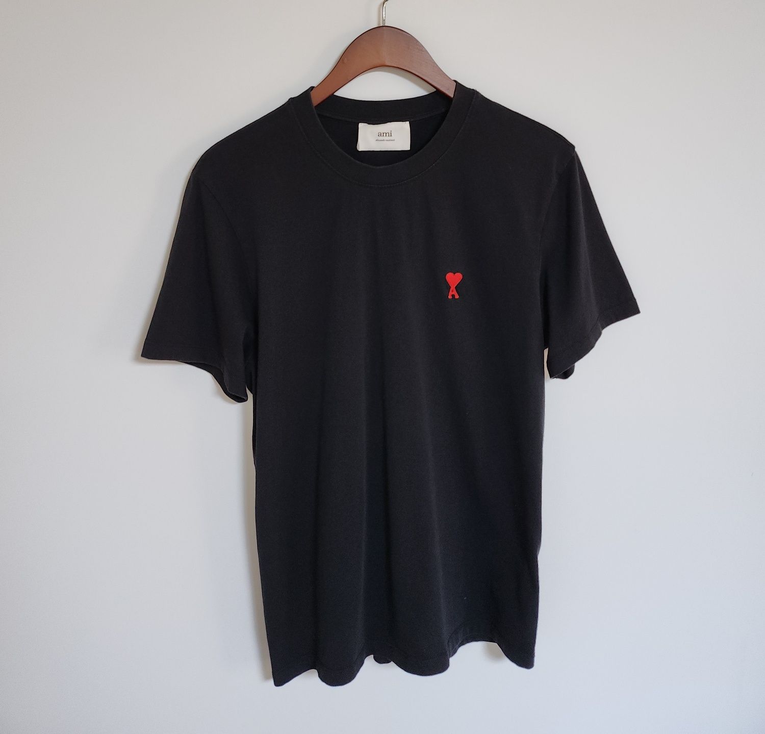 AMI Black Small Heart Embroidered Men's T-Shirt A915052