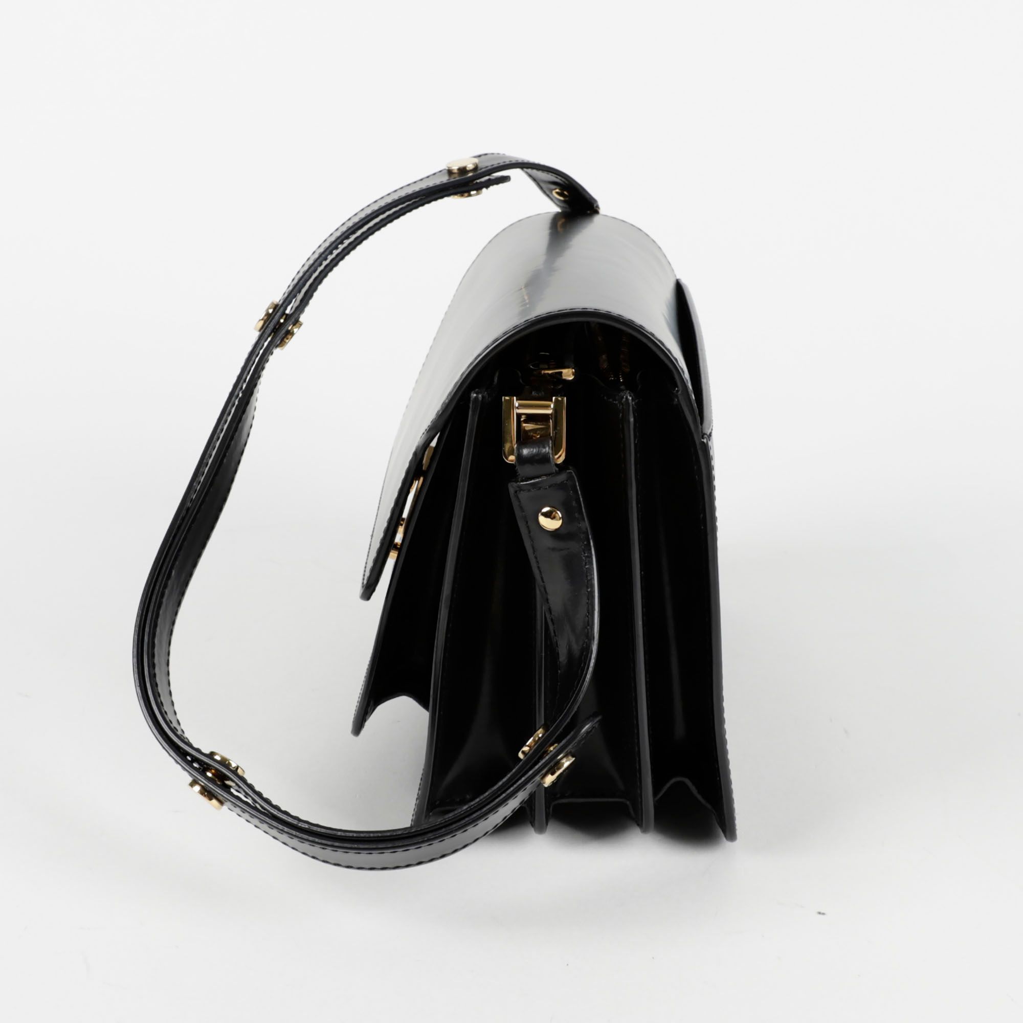 MARNI レイヤトフラワスタットヒアス ORMV0360A0M2000 00B61 Amazon.com: Marni Trifold Wallet, 00B56, One Size : Clothing