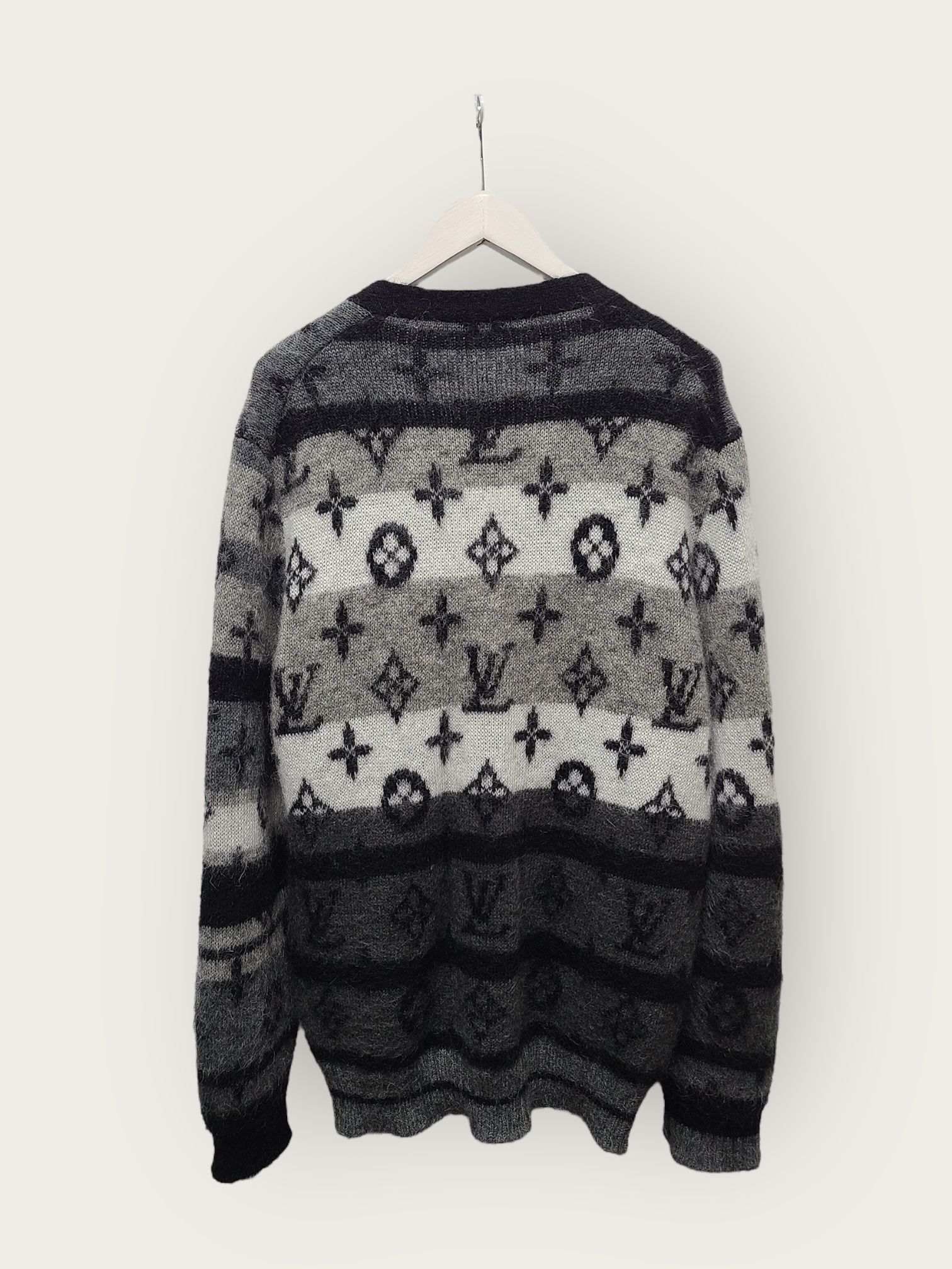 Louis Vuitton Black and Gray Knit Accessory LV Dual Beanie S00 - Men - Accessories | LOUIS VUITTON ® main image 4