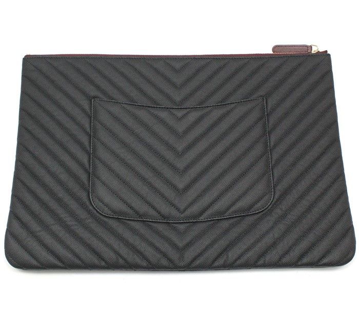 Pre-Owned ブラックマットキャビアシェブロンクラッチラージ 28257291 [U]