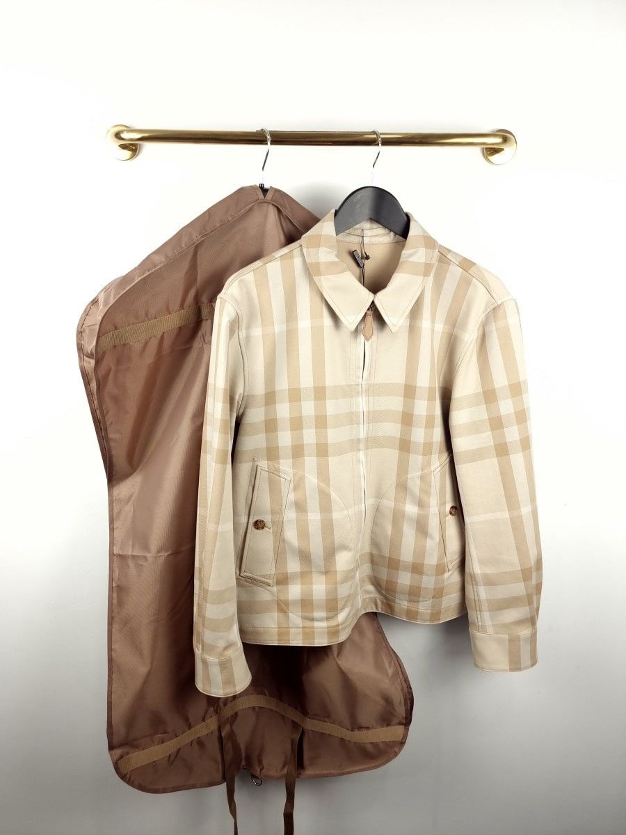 정품 바바리 빈티지) 브이넥 버버리 로고 자수 베이지 니트 중고 명품