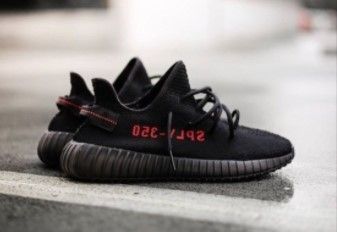 이지부스트 350 V2 브레드 스니커즈 블랙