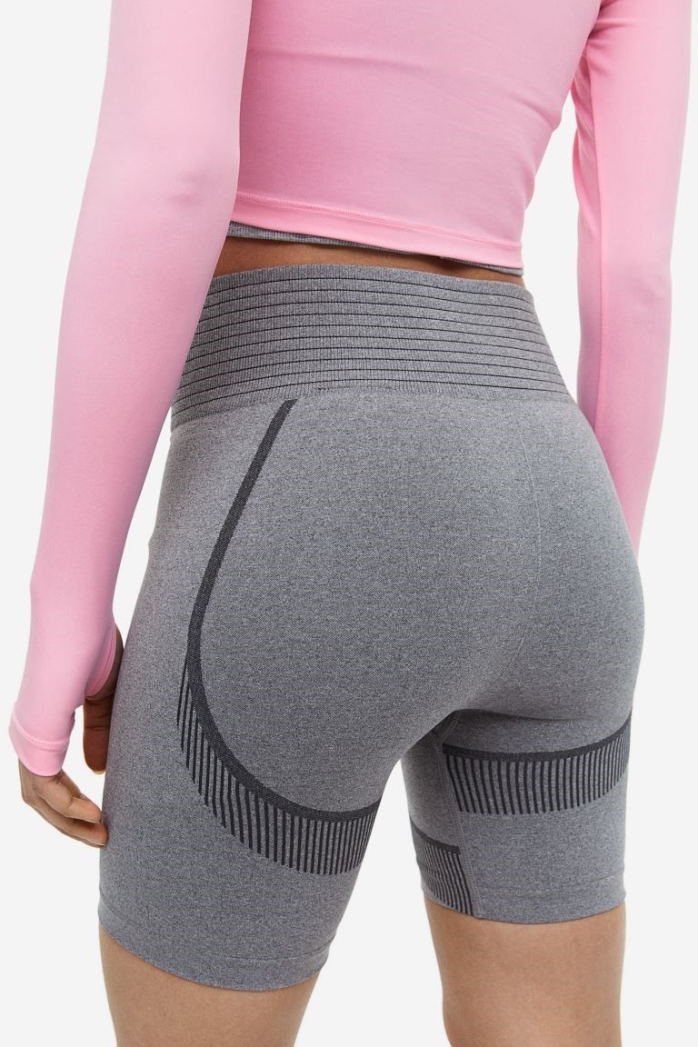 DryMove™ Seamless Shaping Sports Shorts