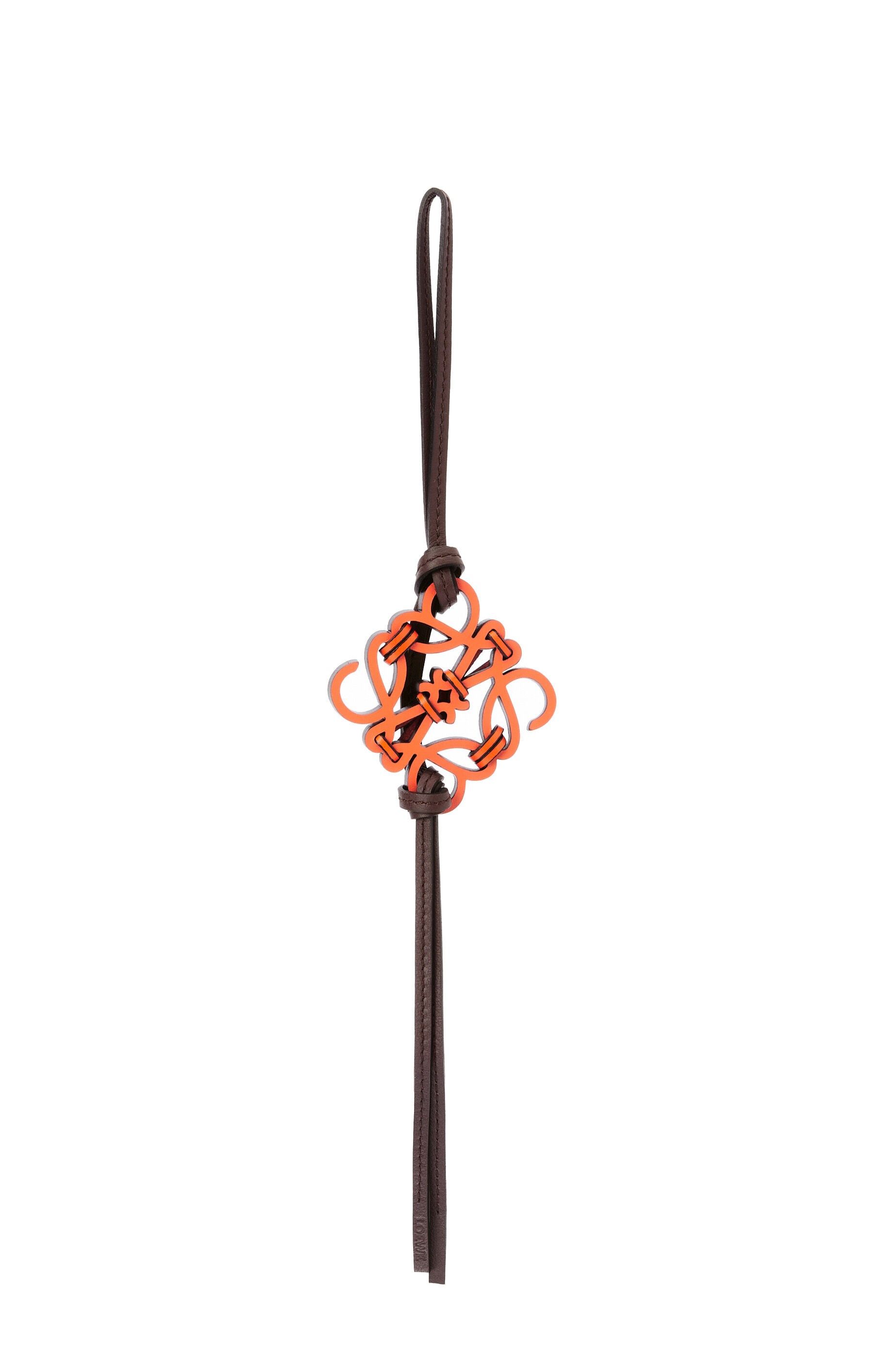 아나그램 참 카프스킨 Knotted Anagram charm in calfskin C621232XB2 Orange