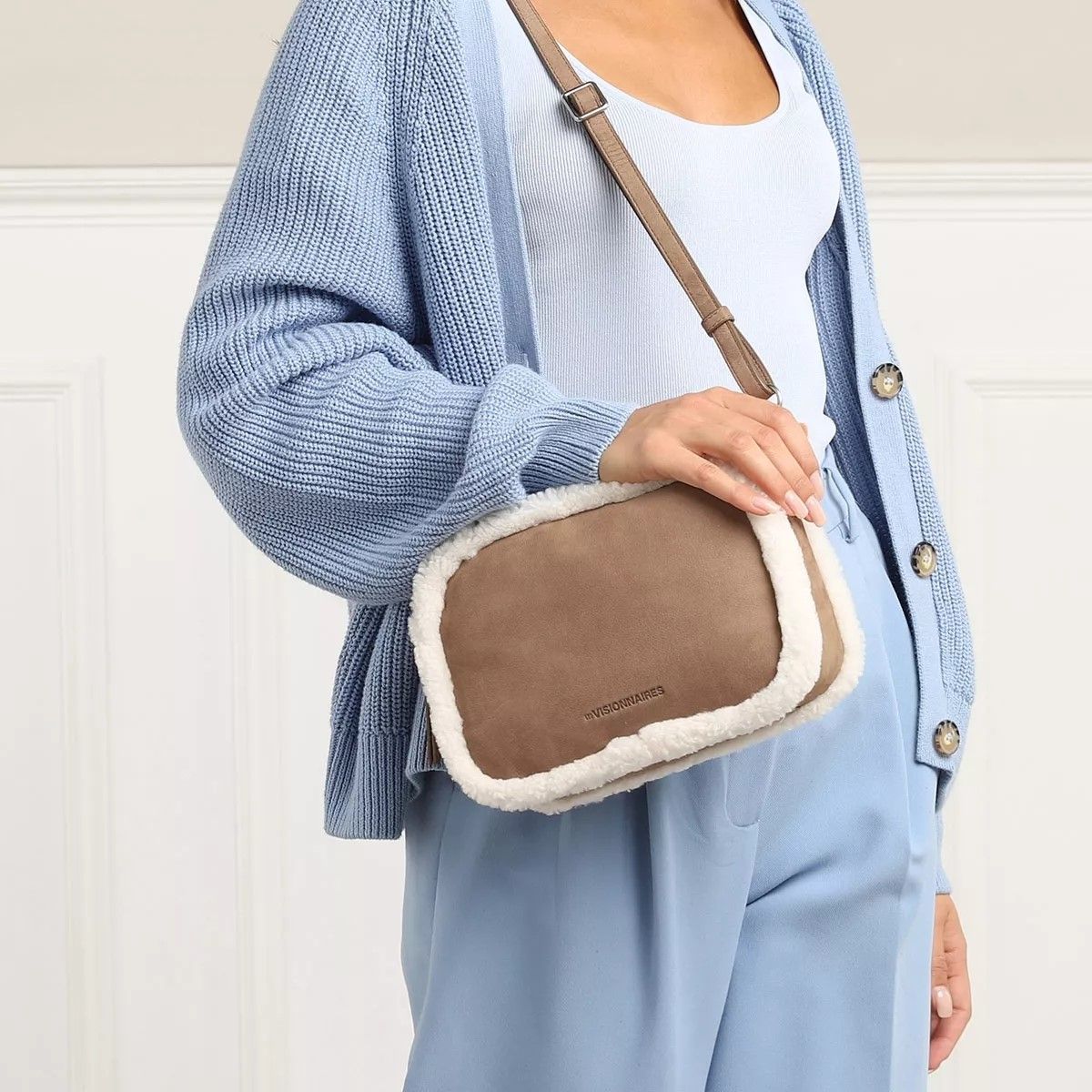 롤라 테디 크로스백 가방 LES VISIONNAIRES Lola Teddy Hazelnut                        Crossbody Bag A0218652
