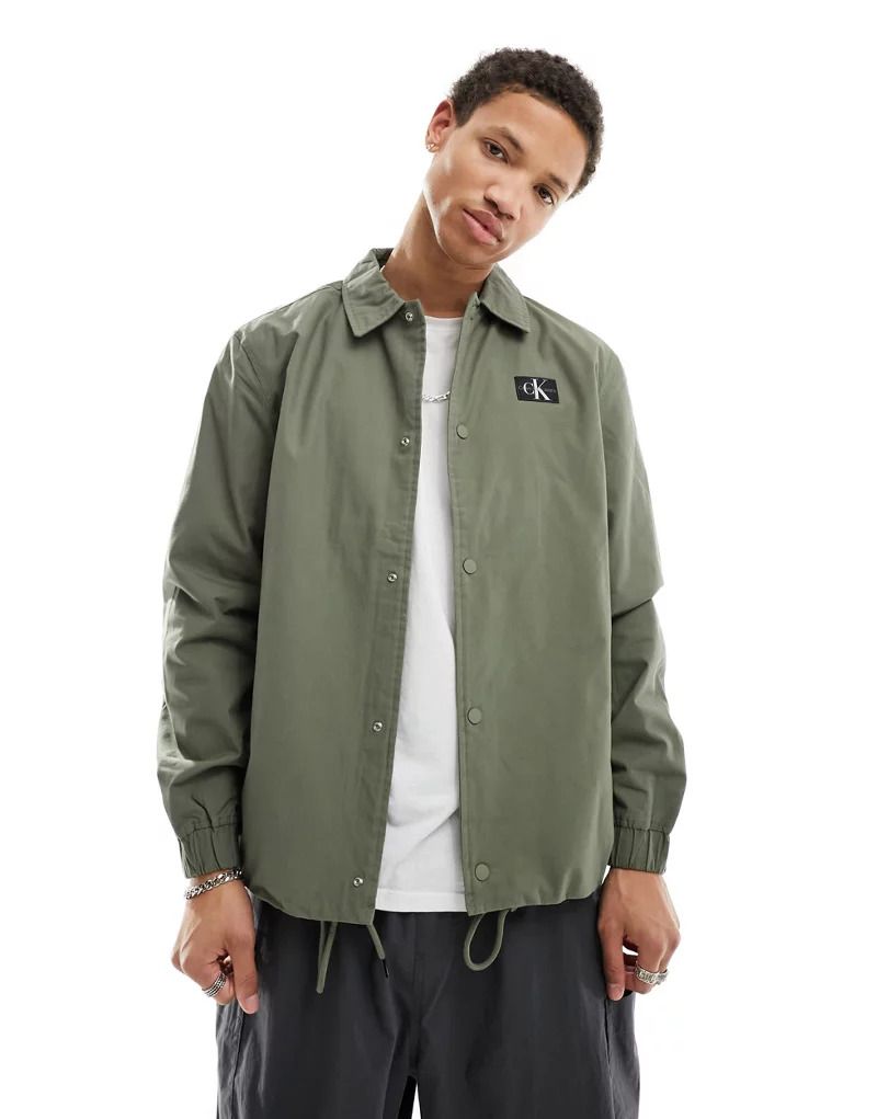 Skaterjacke aus Ripstop-Baumwolle in Olivgrun mit Logo-Aufnaher 205437074Staubolivgrün