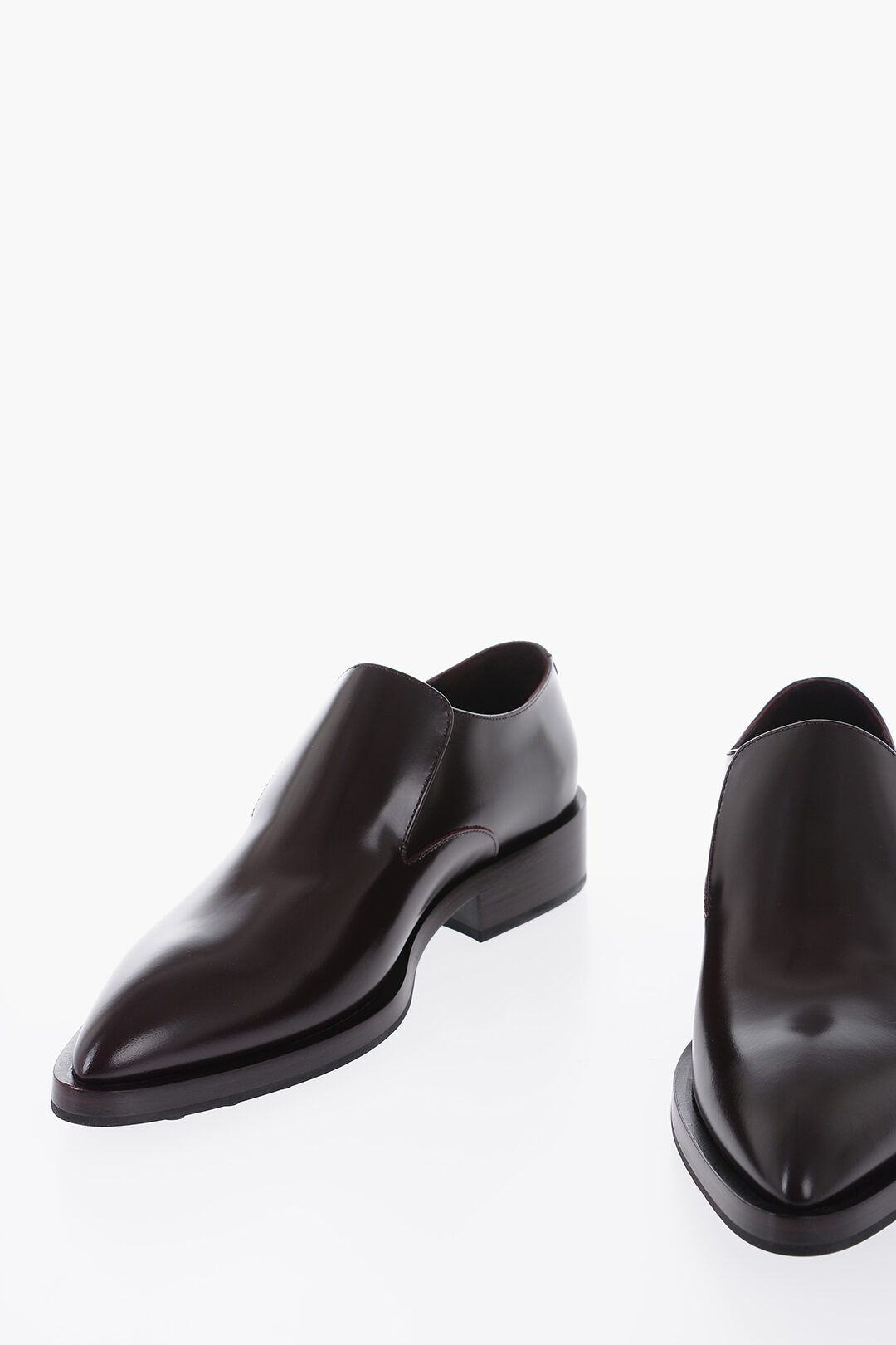 가죽 포인티드 로퍼 러버 솔 Leather Pointed Loafers With Rubber Sole 568151