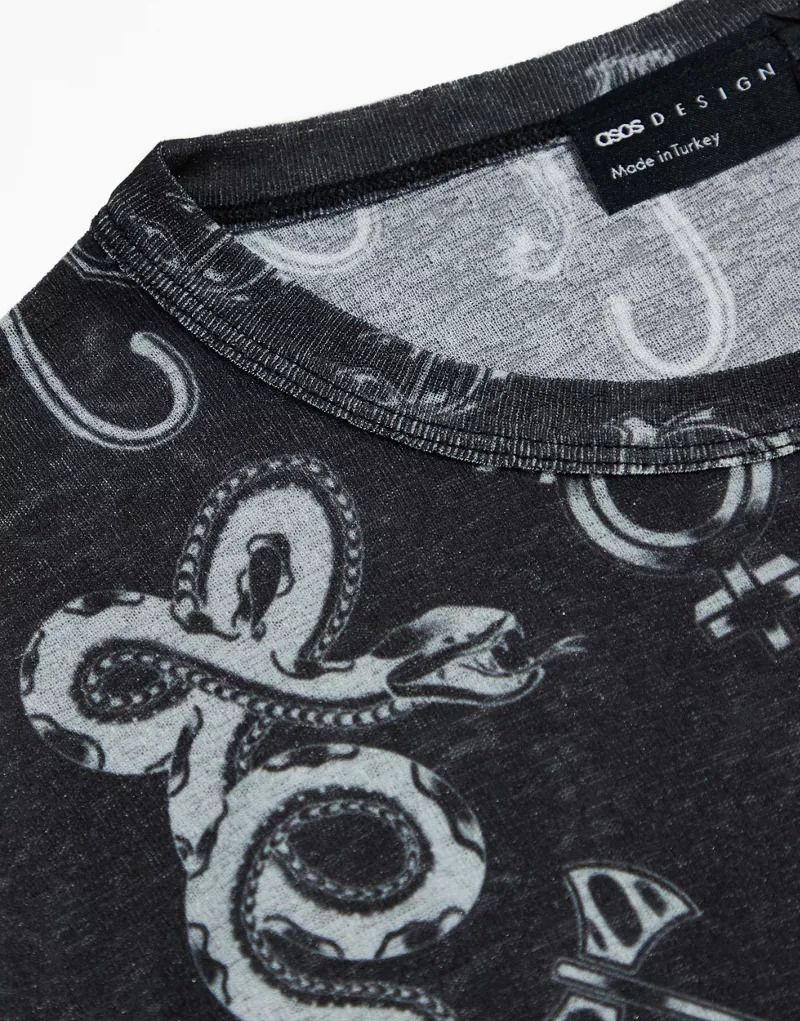 블랙 프린트 PRIDE   Knapp geschnittenes Unisex-T-Shirt aus Netzstoff in Schwarz mit Print 206357630SCHWARZ